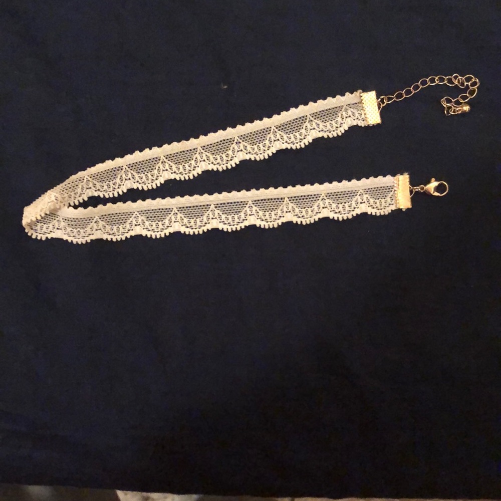 White lace choker.